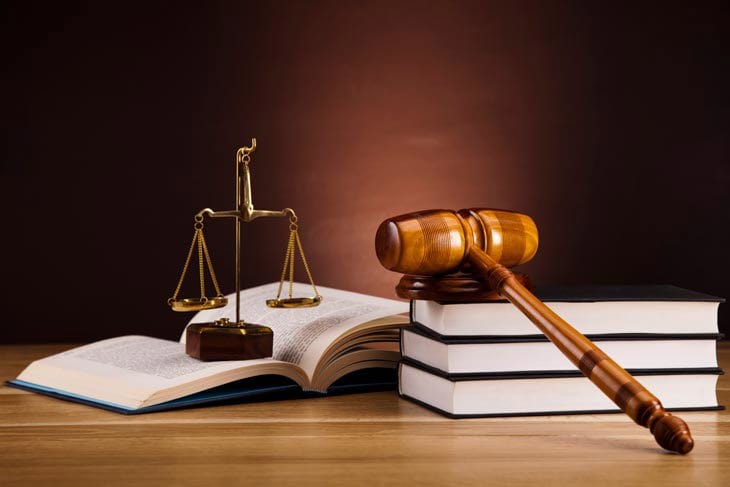Ngành Luật kinh tế là gì? Học ở đâu? Cơ hội việc làm như thế nào?