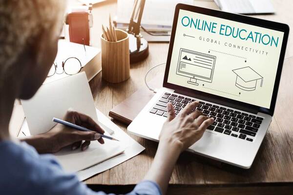 Hệ đào tạo từ xa là gì? Cách học đại học từ xa hiệu quả
