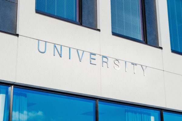 Giải đáp: Trường Đại học Kinh tế Quốc dân xét học bạ