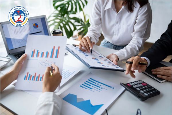 ty le that nghiep nganh tai chinh ngan hang