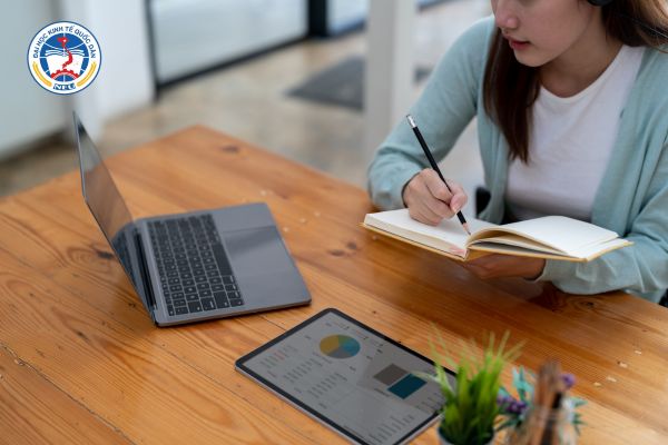 giai dap thac mac ve tuyen sinh dai hoc tu xa Neu e-learning