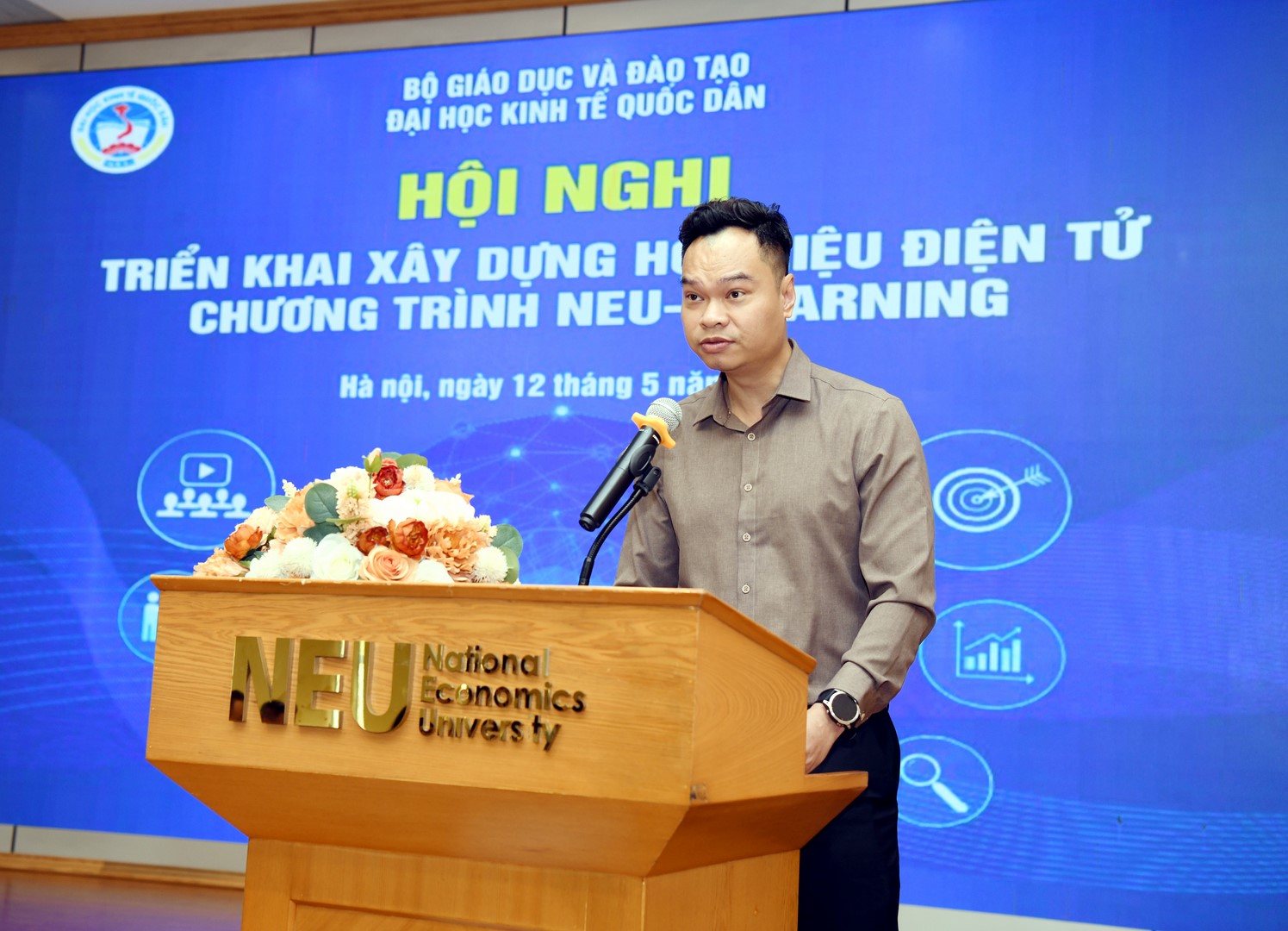 hoi nghi