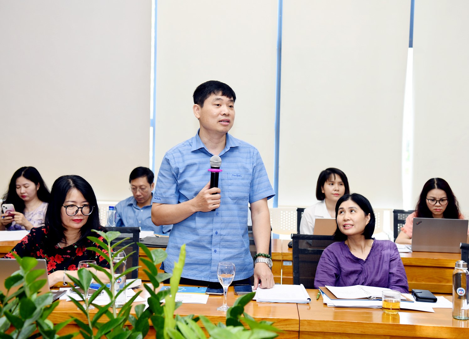 hoi nghi
