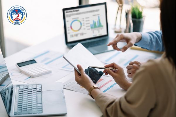 Bóc Tách Sự Thật Ngành Kế Toán