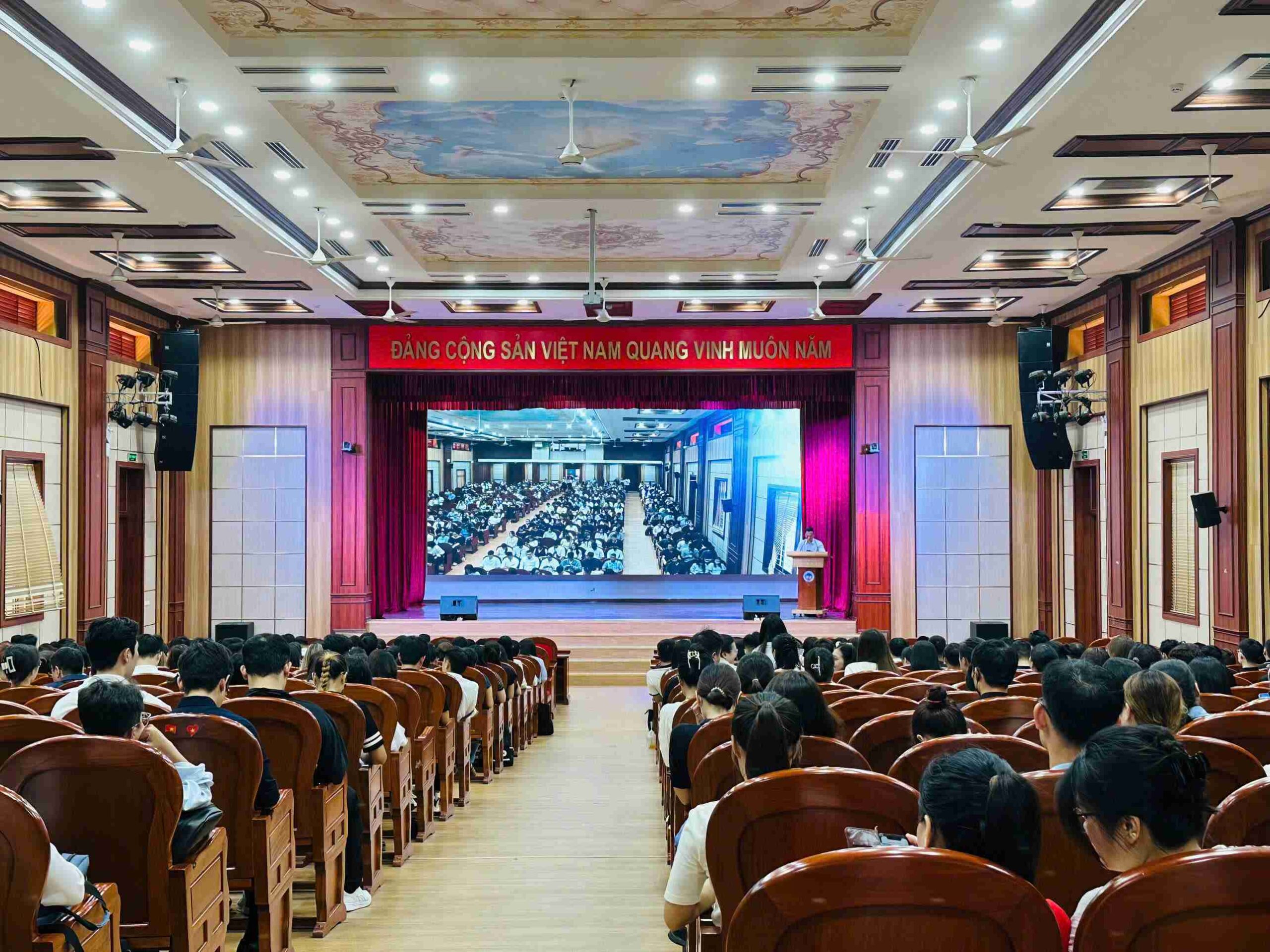 Lễ Khai Giảng