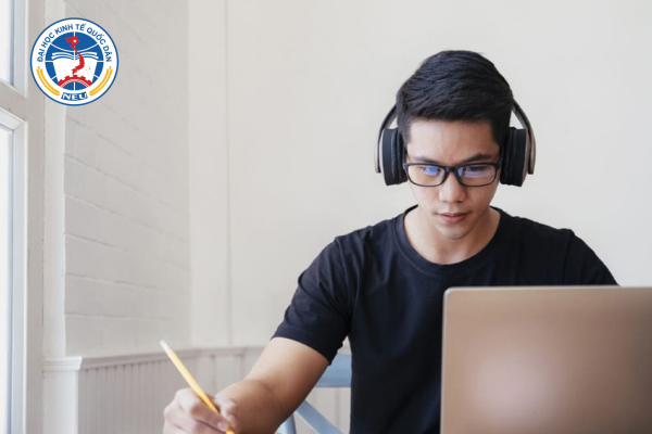 nen học dai hoc truc tuyen o dau