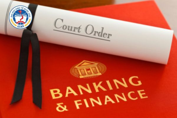 nen hoc tai chinh ngan hang khong