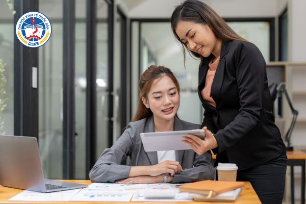 hoc quan tri kinh doanh online co de tot nghiep khong