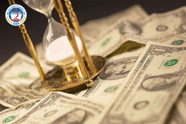 nganh tai chinh ngan hang he tu xa co kho khong