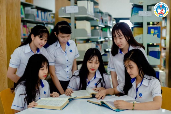 tai-chinh-ngan-hang-hoc-truong-nao