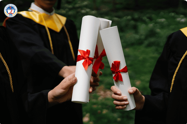 Đại học từ xa Quản trị kinh doanh NEU cho người đi làm