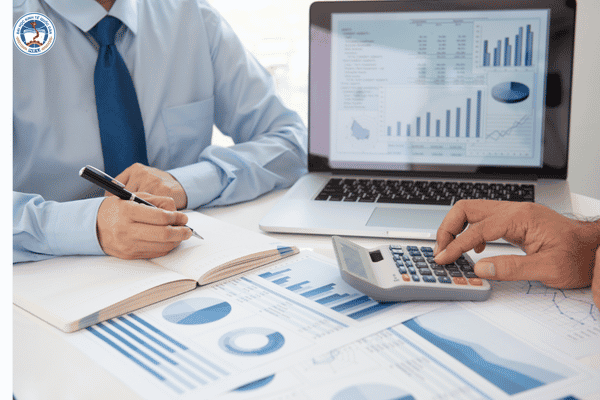 Chủ doanh nhiệp nên học Kế Toán hay Quản trị kinh doanh?